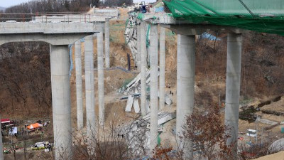 붕괴 사고 발생한 서울세종고속도로 공사장