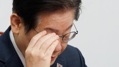 '윤 대통령 석방' 고민많은 이재명 대표