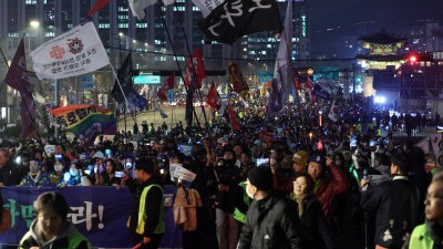 윤 대통령 석방에 광화문 집결한 진보단체