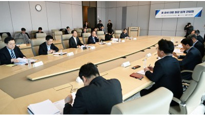 안덕근 산업통상자원부 장관, '美 관세 대응 철강업계 간담회' 참석