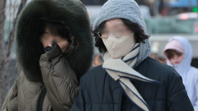 출근길 꽃샘추위에 두터워진 옷차림 