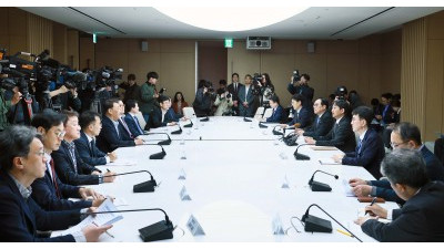 안덕근 장관, 미국 자동차 관세 인상 대책회의