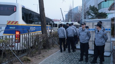 경비 강화된 대통령 관저 앞 