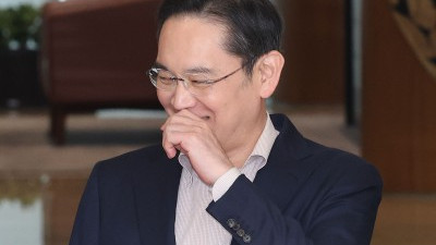 미소짓는 이재용 삼성전자 회장