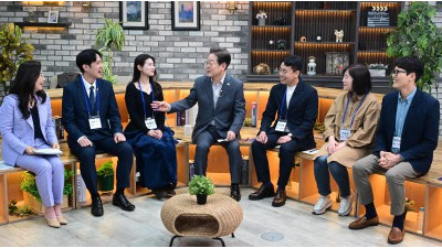 직장인들과 간담회하는 이재명 후보