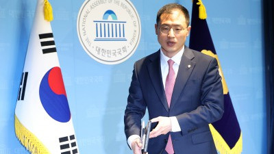'국힘 탈당' 김상욱, 이재명 후보 지지 선언