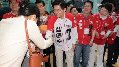  김문수 대선 후보, 판교역 출근길 인사
