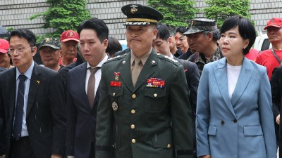 ‘항명 혐의’ 항소심 2차 준비기일 출석하는 박정훈 대령
