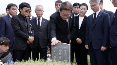 이재명, 광주 5.18 민주묘역 참배