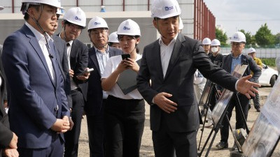 이준석 개혁신당 대선 후보, 더현대광주 예정부지 시찰