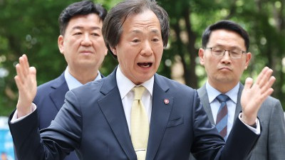 정기석 이사장 '500억대 담배소송' 항소심 최종 변론 출석