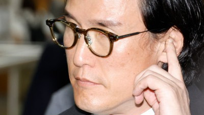  '200억 횡령·배임 혐의' 조현범 회장, 선고공판 출석