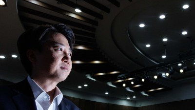 이준석 닭의 목을 비틀어도 새벽은 온다