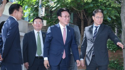  김민석 국무총리 후보자,  인사청문회 준비 사무실 출근