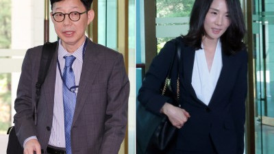 출근하는 박윤주 신임 외교부 1차관 .김진아 2차관 