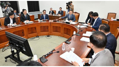 국회 정보위, 국정원장 후보자 인사청문요청안 상정