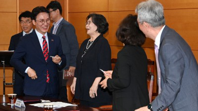 식품, 외식 업계  만난 김민석 총리 후보자 