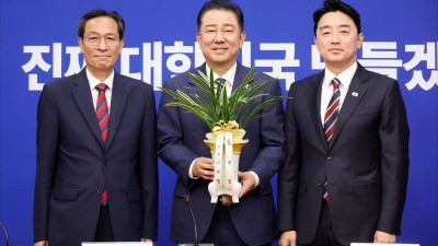 더불어민주당 예방한 강훈식-우상호