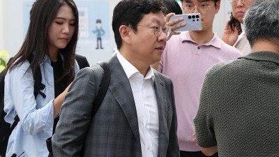 김건희 '집사' 지인 윤재현 참손푸드 대표, 특검 출석