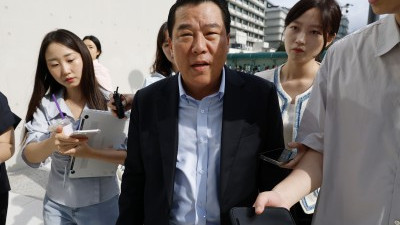 김건희 특검 향하는 최석우 경남스틸 대표... 집사게이트 관련 조사