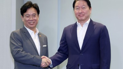최태원 대한상공회의소 회장 예방한 김영훈 고용노동부 장관