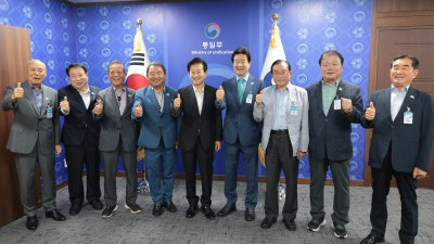 개성공단기업협회 회장단  만난 정동영 통일부 장관