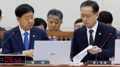 한미 관세협상 관련 질문 답변하는 구윤철 부총리