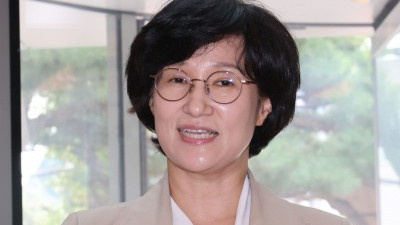 출근하며 입장 밝히는 원민경 여성가족부 장관 후보자