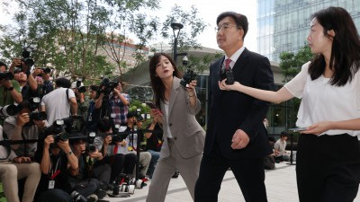 권성동, 김건희특검 출석...정치자금법 위반 혐의 피의자