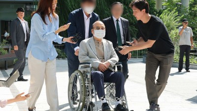 이봉관 서희건설 회장, 김건희 특검 출석