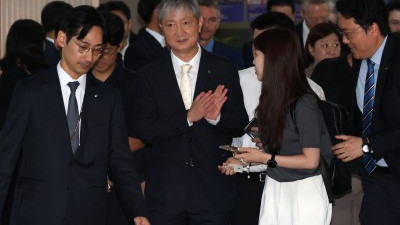 이찬진, 금감원 사태와 관련한 질문에 '묵묵부답'