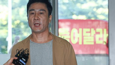 '구명로비 위증교사 의혹' 이관형, 해병특검 피의자 조사 출석