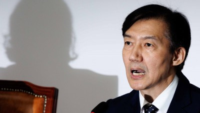 '성비위 사건' 입 연 조국