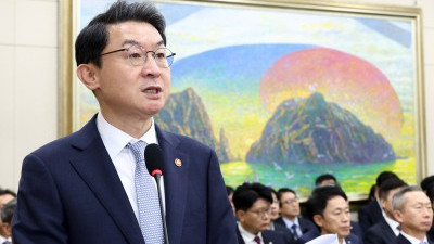 이억원 금융위원장, 수요 안정화가 우선