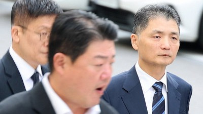 김범수 카카오 창업자, 1심 선고공판 출석