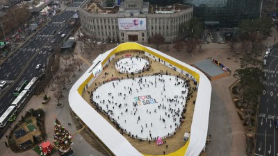 인파몰린 서울광장 스케이트장