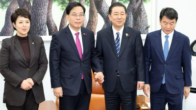 여야 원내대표, '통일교 특검 논의' 회동