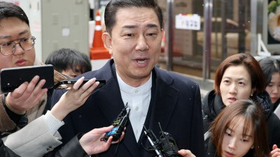 김병기 전 원내대표, 윤리심판원 회의 출석