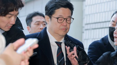 '홈플러스 사태' 김병주 MBK 회장 등 구속심사 출석