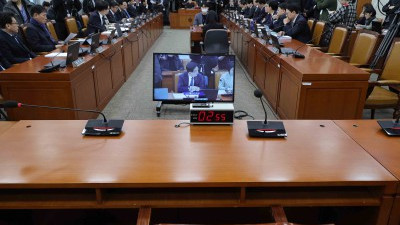 이혜훈 후보자 인사청문회... 여야 대립 좁히지 못하고 파행