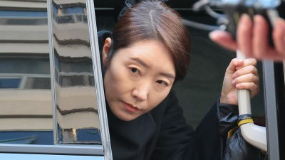 ‘1억 공천헌금 수수 의혹’ 강선우 의원, 경찰 출석