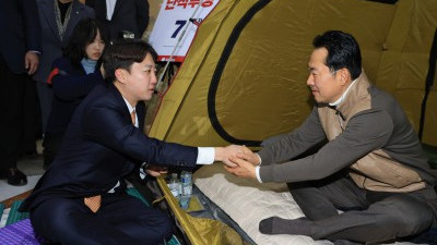 '단식 7일차' 이준석 대표 만난 장동혁 대표