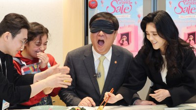 최휘영 - 이부진, 코리아그랜드세일 현장 점검