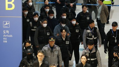 '캄보디아 스캠조직' 피의자 73명 강제 송환