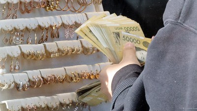 금값 급등에 금 현금거래 늘어