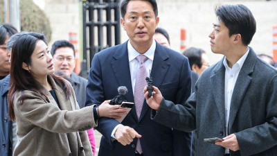 '여론 조사비 대납 의혹' 오세훈 시장 법원 출석