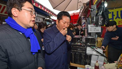 교동 대룡시장 방문한 정청래 대표