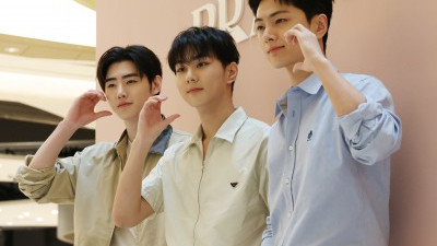 '프라다 화이트 썬' 오픈 행사