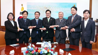 국회의장, 초당적 개헌추진을 위한 제정당 연석회의