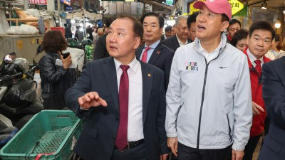 오세훈 서울시장, 청량리 일대 전통시장 혁신사업 현장 점검